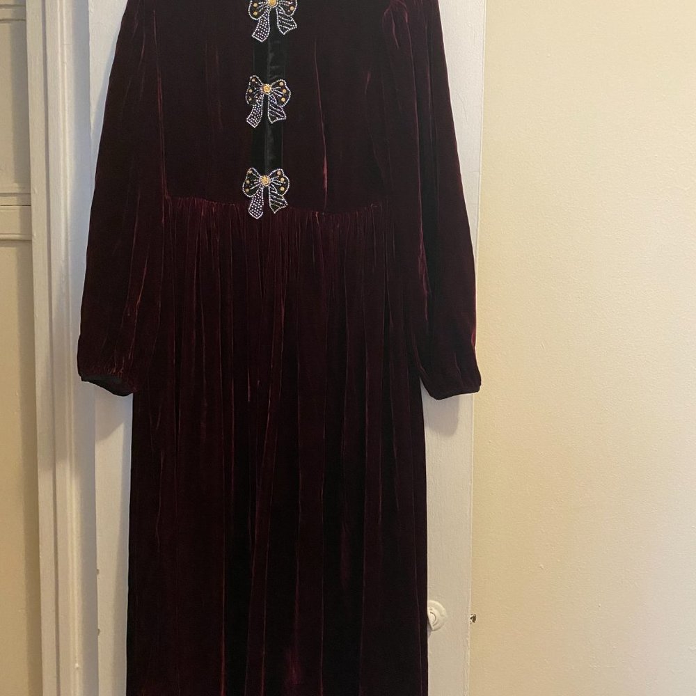 UUNIQ GATSBY Burgundy Velvet Midi Dress - Picture 3 of 3